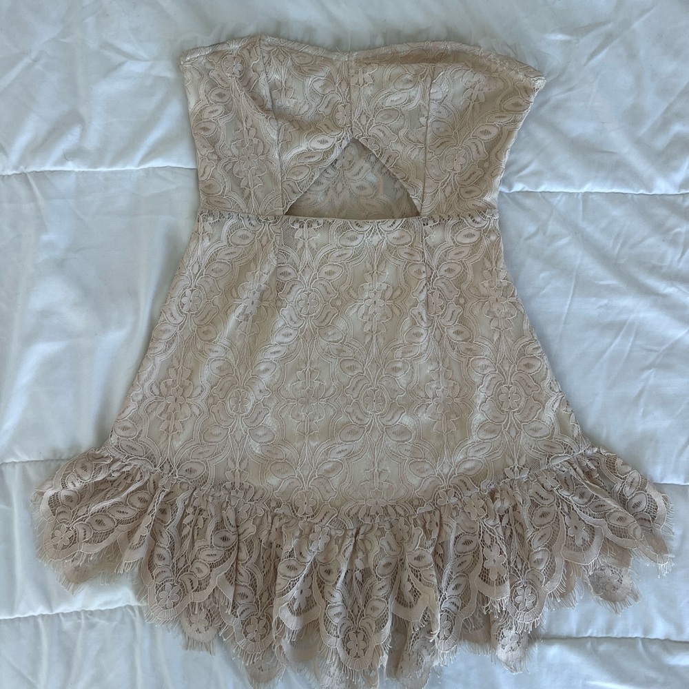 Tobi Beige Lace Dress